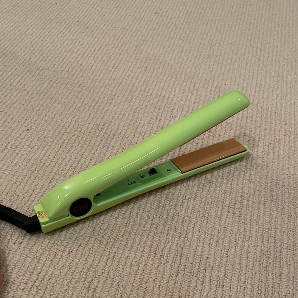 CHI ceramic hair straightener